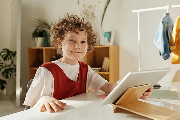 Children and gadgets: 6 tips for parents on how to turn addiction into a benefit!